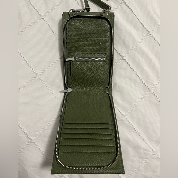 Matt & Nat Vegan Crossbody Wallet - Picture 4 of 4